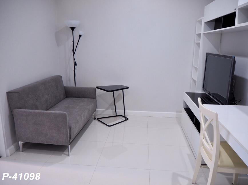 The Bloom Sukhumvit 71 โซฟา.jpg