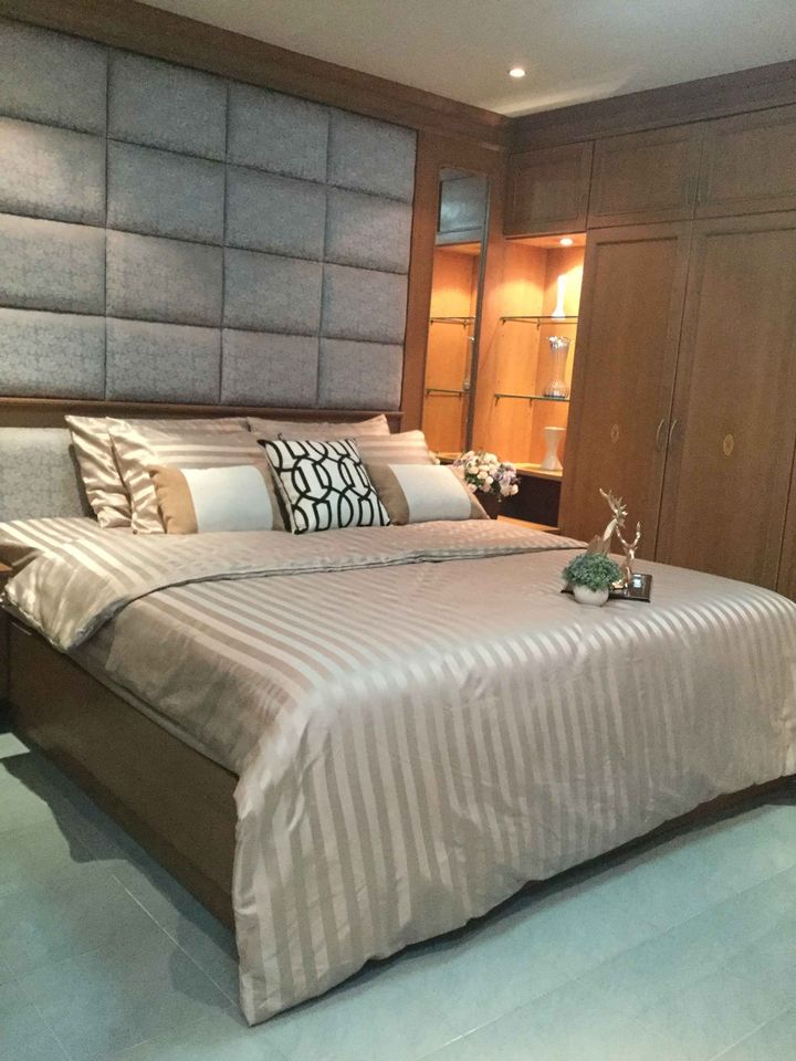 Ratchada City Condo เตียง.jpg