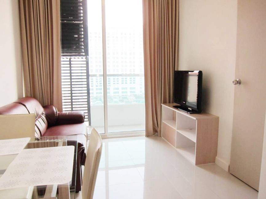 Ideo Mix Phaholyothin โซฟา ทีวี.jpg