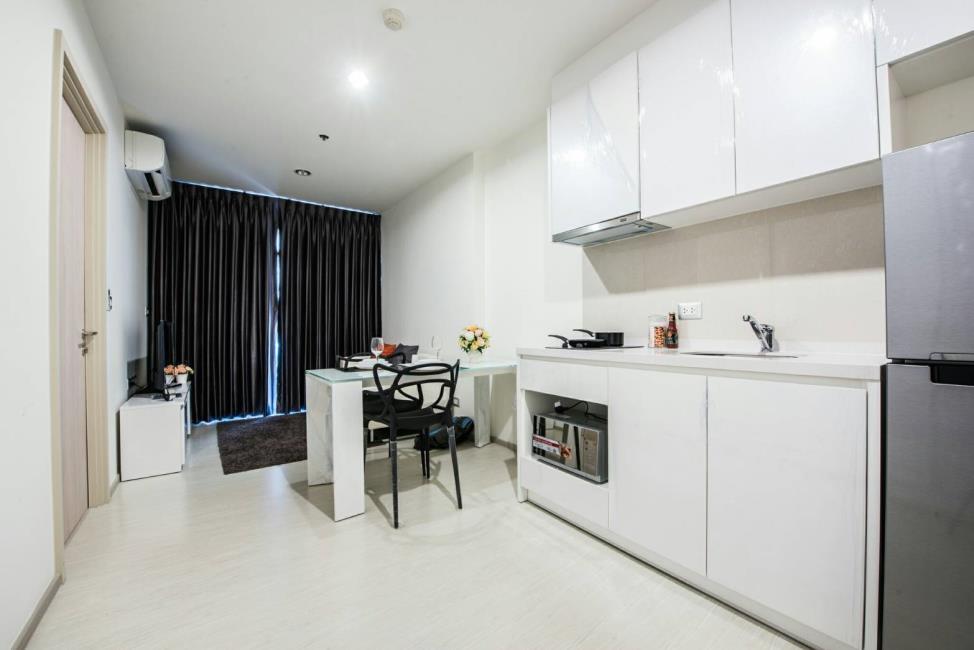 Rhythm Sukhumvit 42 ภายในห้อง.jpg