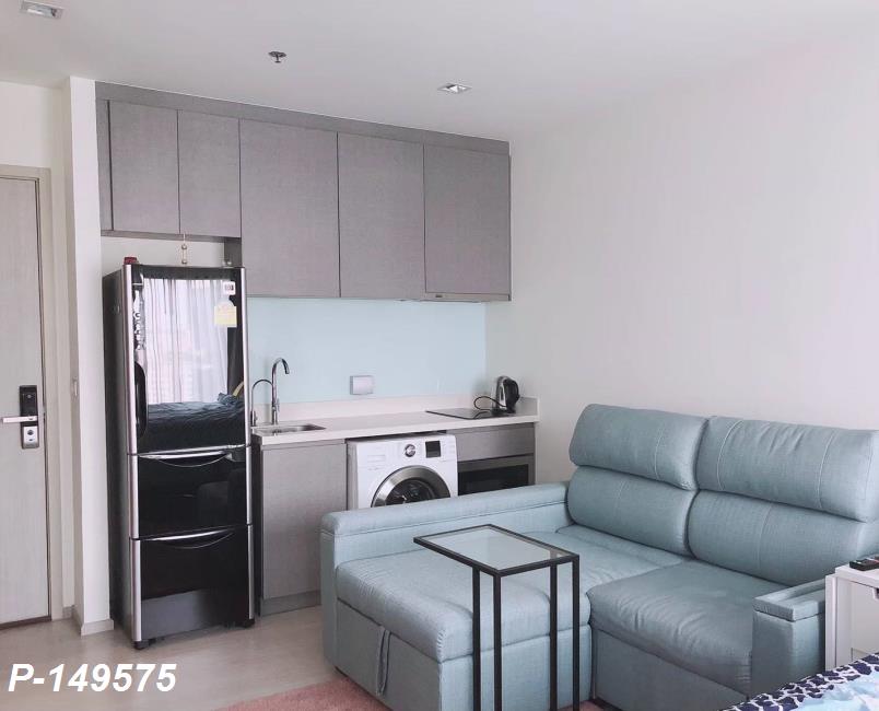 Rhythm Sukhumvit 36 - 38 โซฟา ครัว.jpg