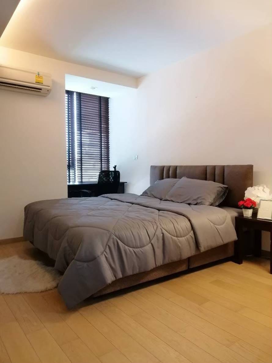 (เวีย 49) เตียงนอน.jpg