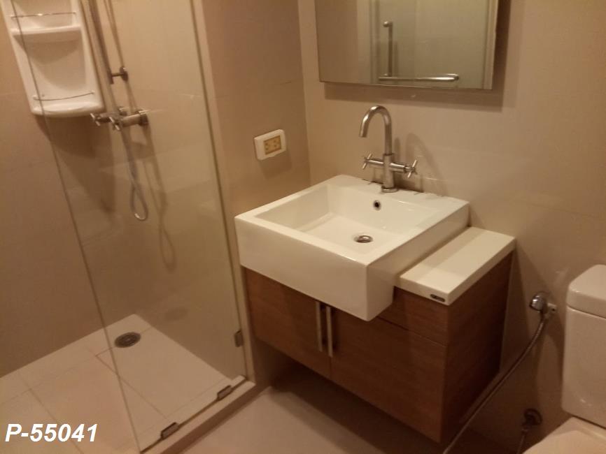 Hive Taksin ห้องน้ำ.jpg