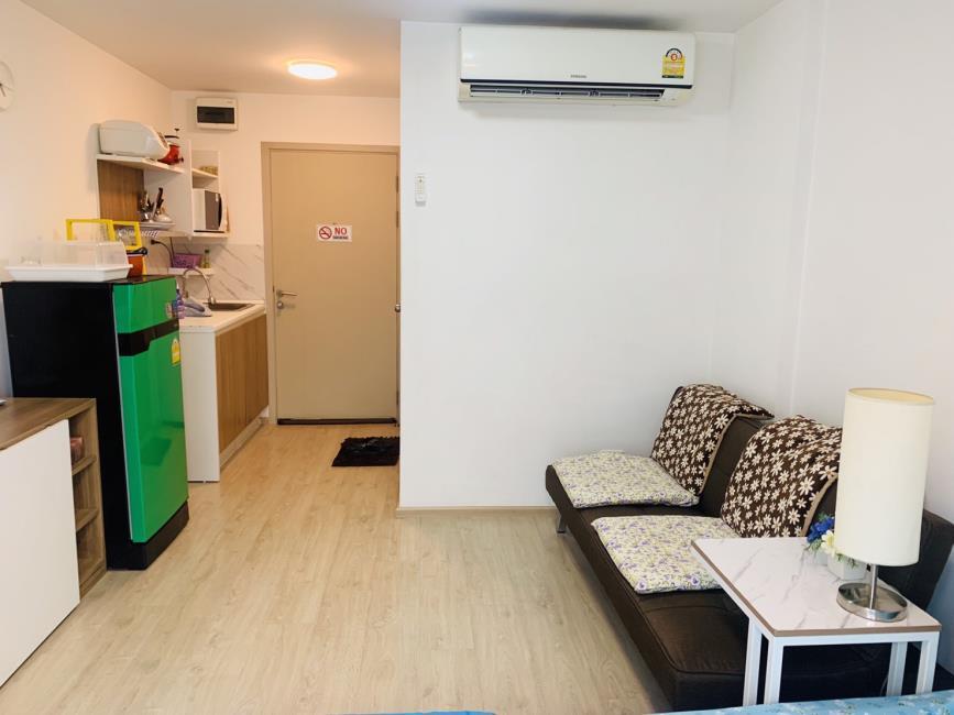 Elio Condo Sukhumvit 64 โซฟา ครัว.jpg