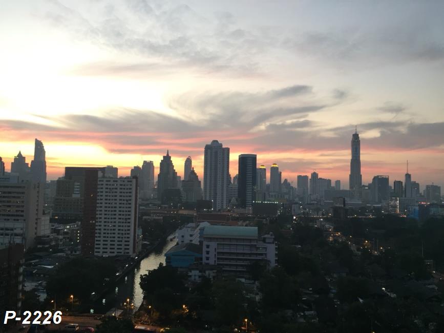 เซอร์เคิล คอนโดมิเนียม  วิว.jpg