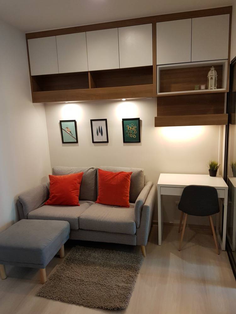 Life Sukhumvit 48 โซฟา.jpg
