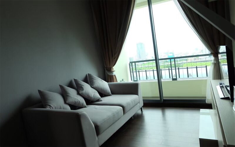 Q Asoke โซฟา.jpg