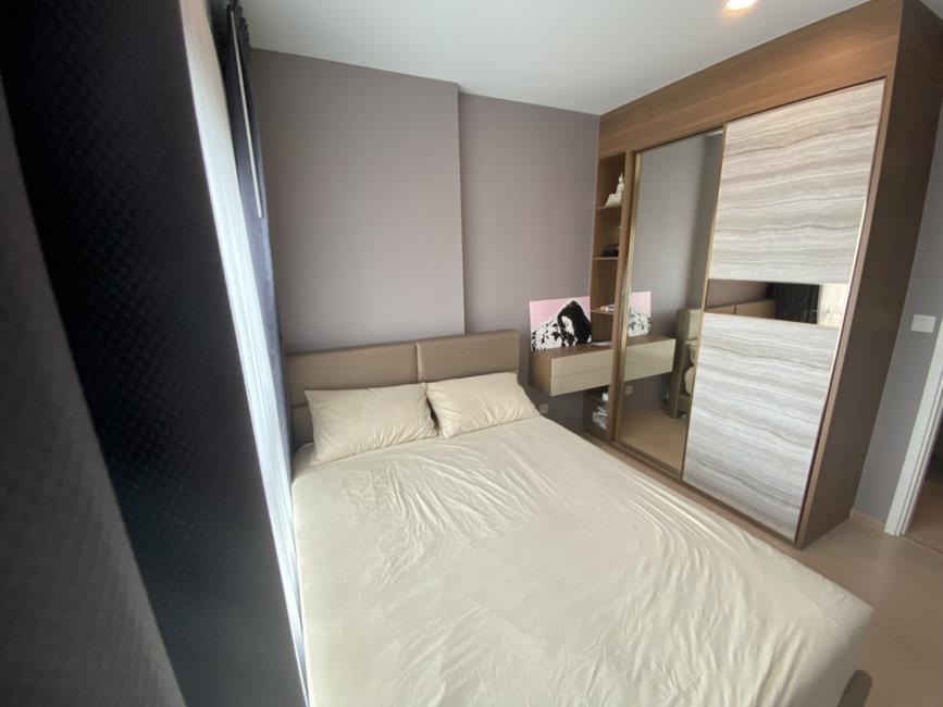 The Tree Sukhumvit 71-Ekamai  มุมเตียงนอน ตู้เสื้อผ้า.jpg
