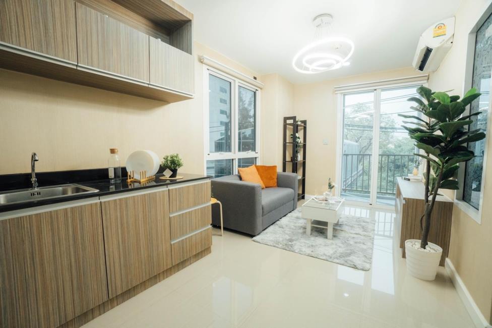 (เดอะ ซีรีส์ อุดมสุข) ห้องนั่งเล่น.jpg