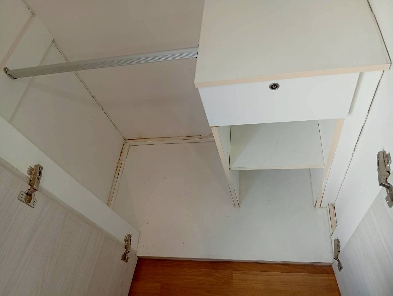 P-1356_01.jpg