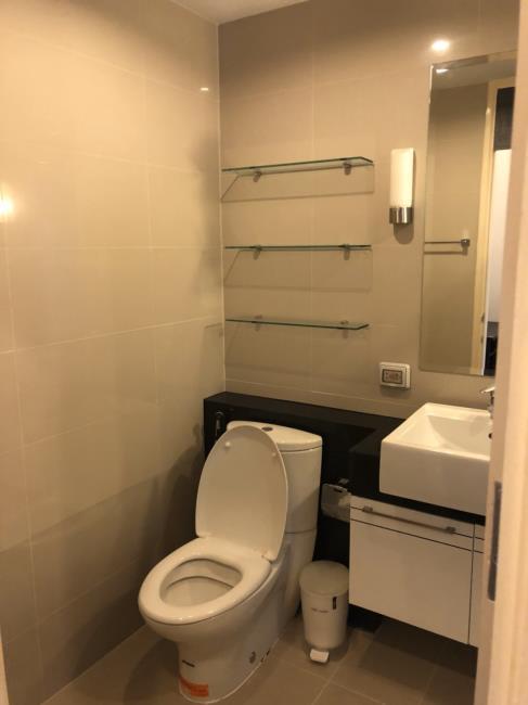 Supalai Premier @ Asoke ห้องน้ำ.jpg