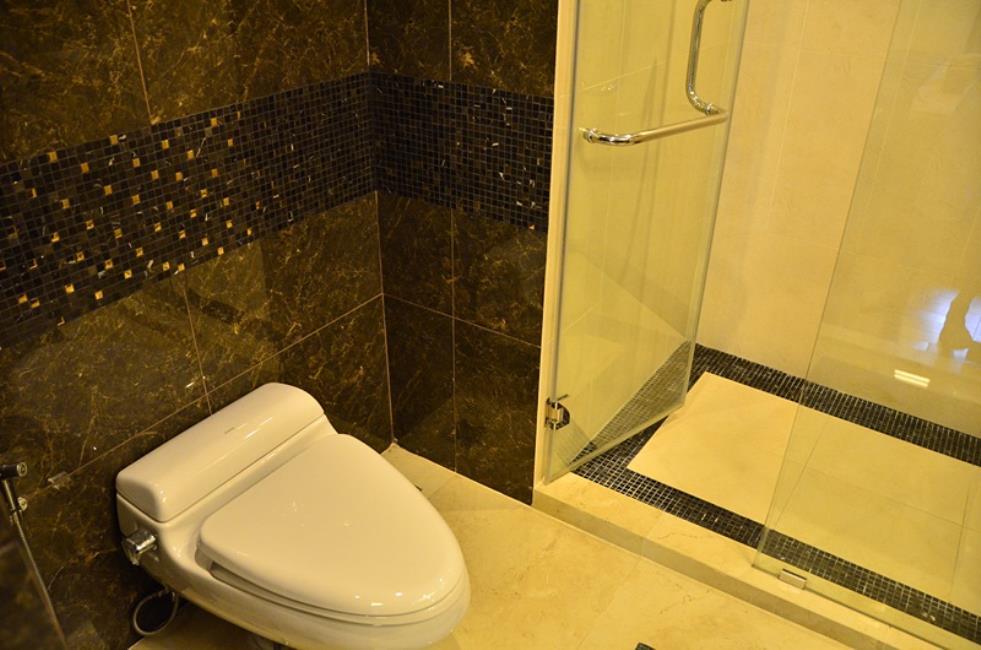 The Address Sukhumvit 61 ห้อง้ำ.jpg