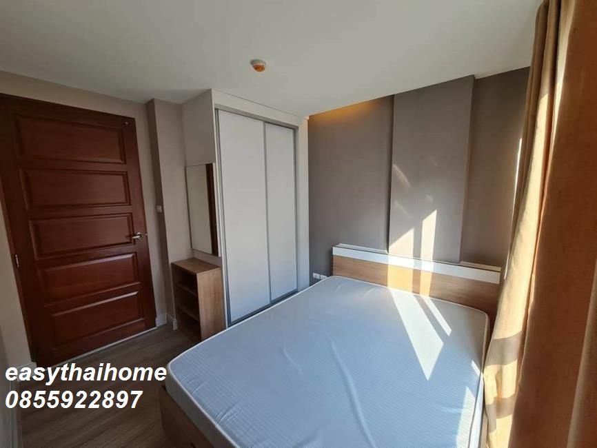 Emerald Residence Ratchada เตียงนอน.jpg