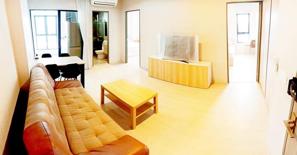 Ideo Sukhumvit 115 โซฟา ทีวี.jpg