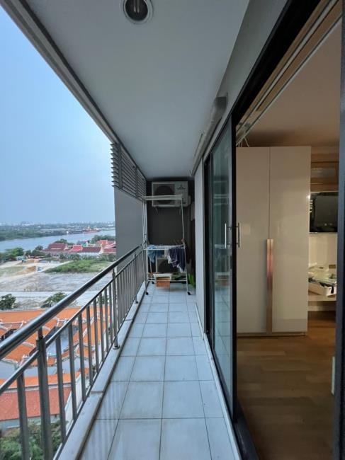 Lumpini Place Narathiwas-Chaopraya ระเบียง.jpg