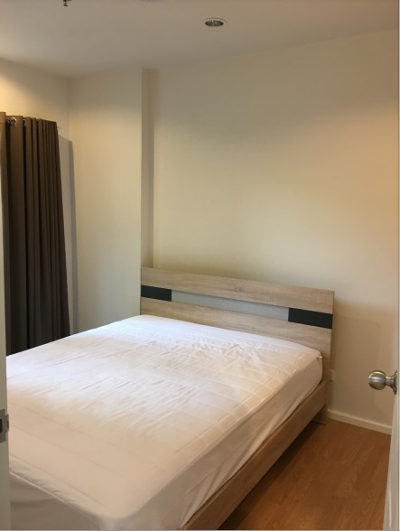 The Parkland Lite Sukhumvit - Paknam เตียง.jpg