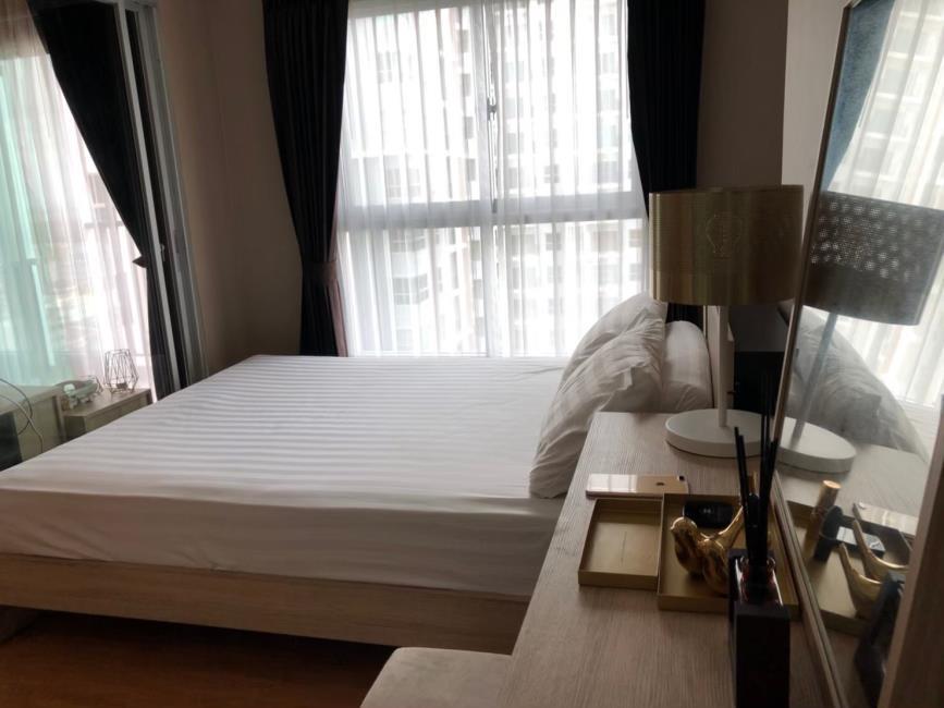 The Parkland Phetkasem Condominium เตียง.jpg