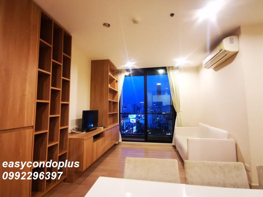 (เดอะ แคปิตอล ราชปรารภ-วิภา) ห้องนั่งเล่น.jpg