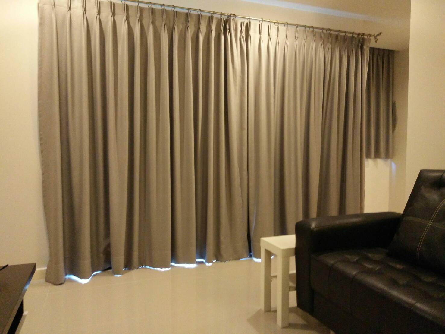 (ซีนิธ เพลส สุขุมวิท 42) ผ้าม่าน.jpg