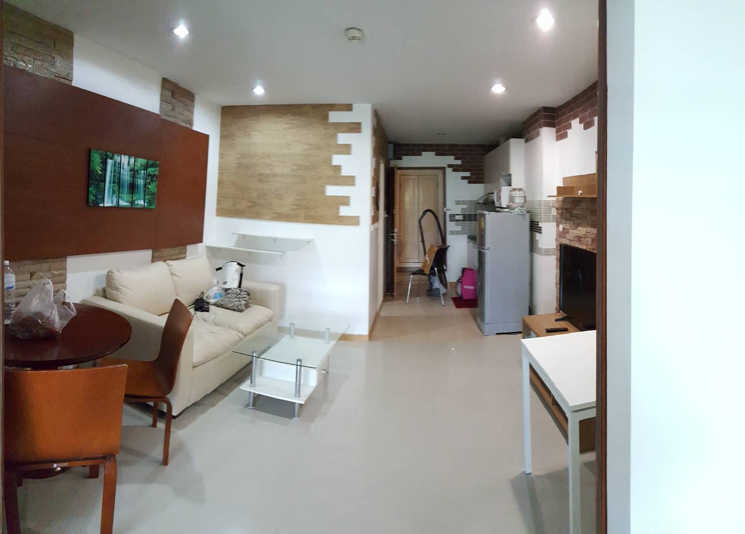 The Niche Sukhumvit 49 มุมภายในห้อง.jpg