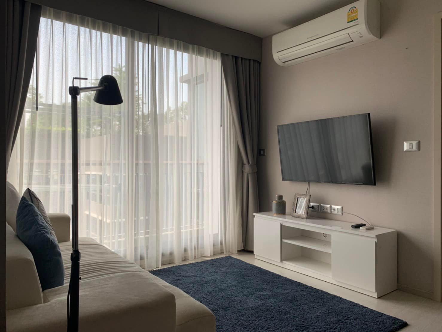 (ริทึ่ม สุขุมวิท 42) ห้องนั่งเล่น.jpg