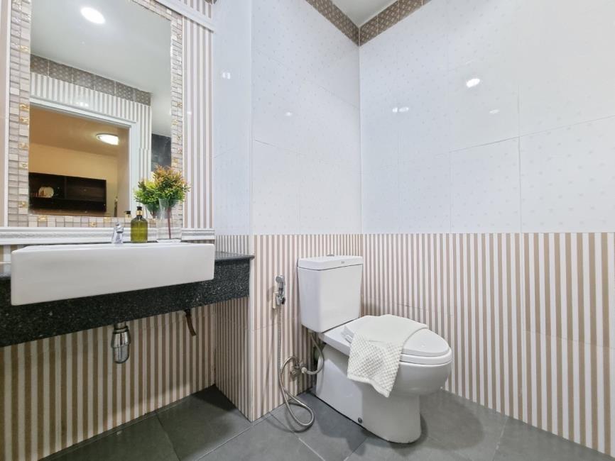 (เอ สเปซ สุขุมวิท 77) ห้องน้ำ.jpg