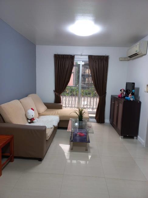 Condo One Siam โซฟา.jpg