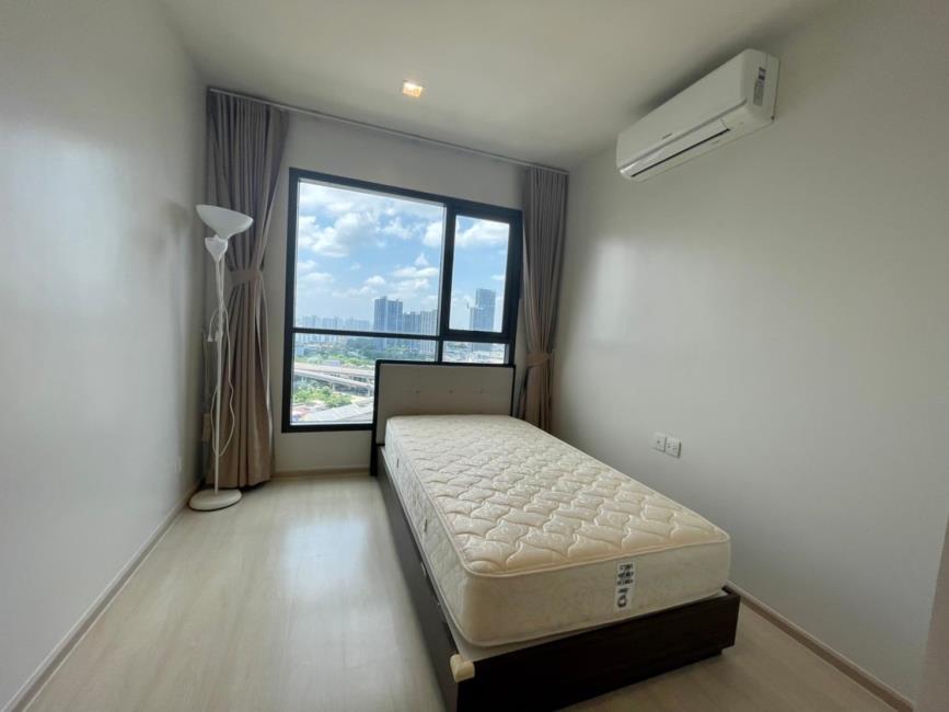 (ไลฟ์ สุขุมวิท 48) ห้องนอนเล็ก.jpg
