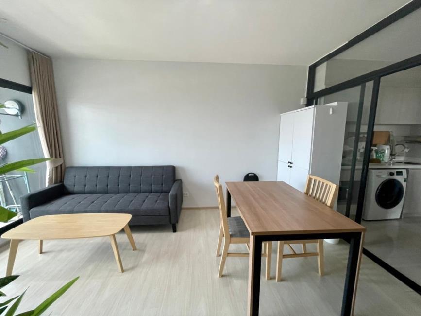(ไลฟ์ สุขุมวิท 48) ห้องนั่งเล่น.jpg