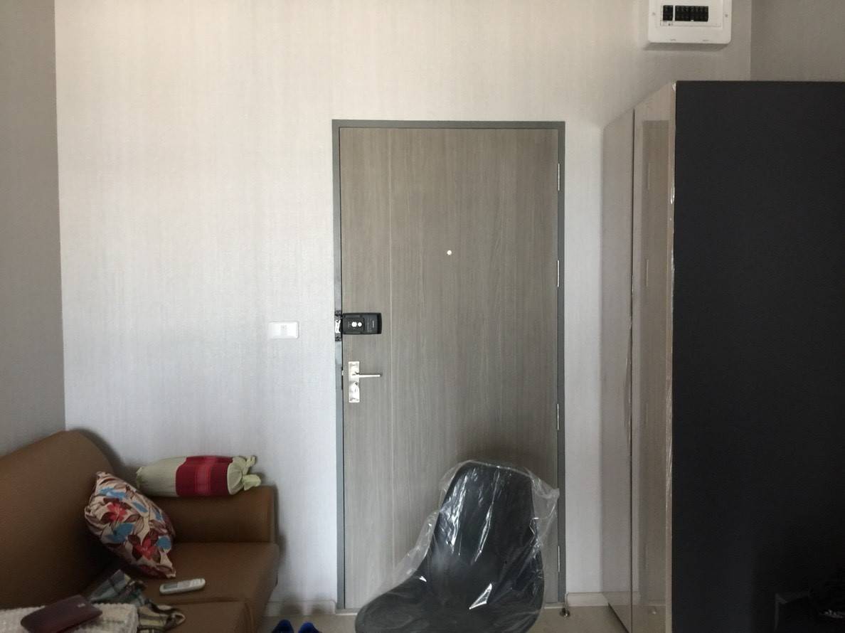 Ideo Sukhumvit 115 โซฟา.jpg