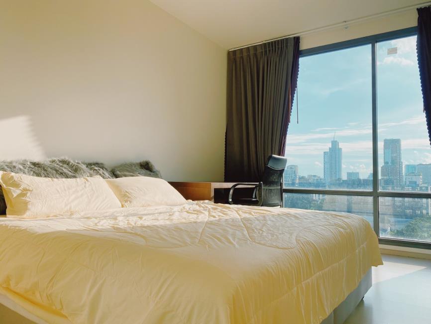 (ริทึ่ม สุขุมวิท 42) เตียงนอน.jpg
