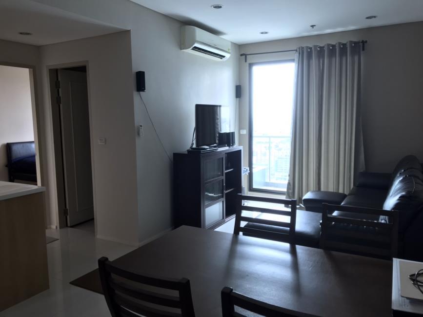 (วิลล่า อโศก) (2) ห้องนั่งเล่น.jpg