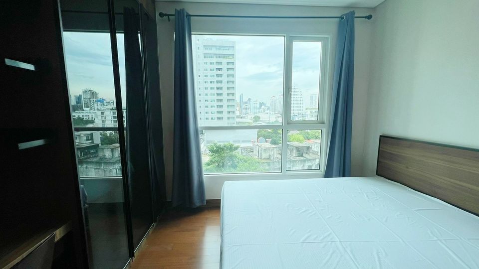 Ivy Thonglor เตียง.jpg