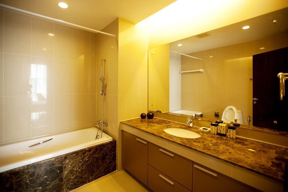 The Prime 11 Sukhumvit ห้องอาบน้ำ.jpg