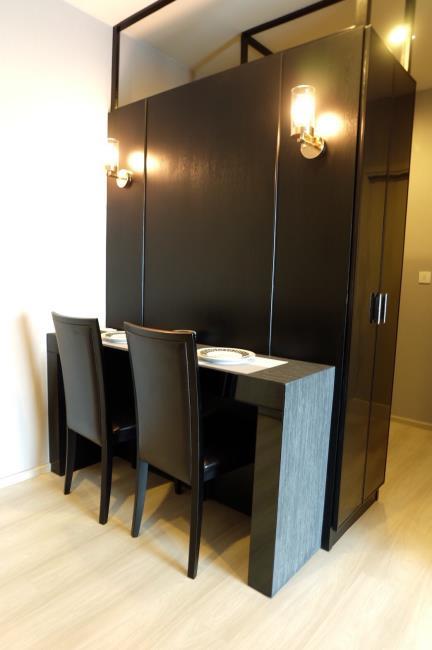 Life Sukhumvit 48 โต๊ะอาหาร.jpg