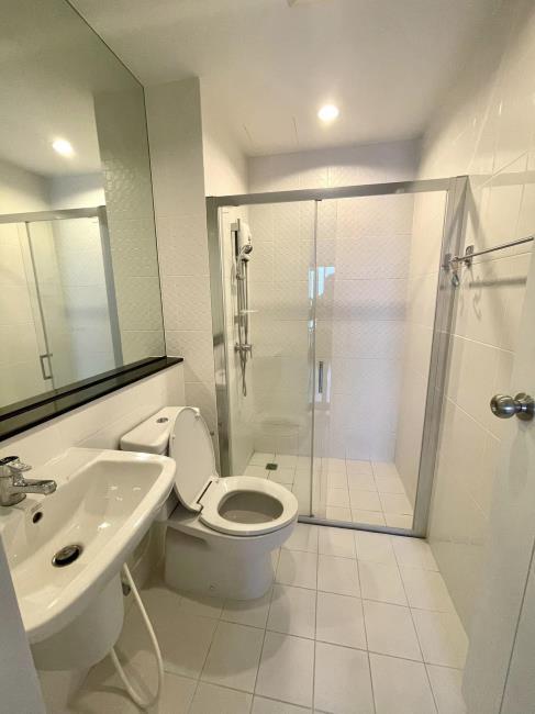 เดอะ ทรี อินเตอร์เชนจ์ ห้องน้ำ.jpg