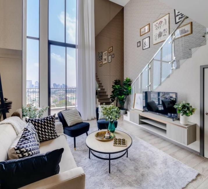 Knightsbridge Collage Sukhumvit 107 โซฟา ทีวี.jpg