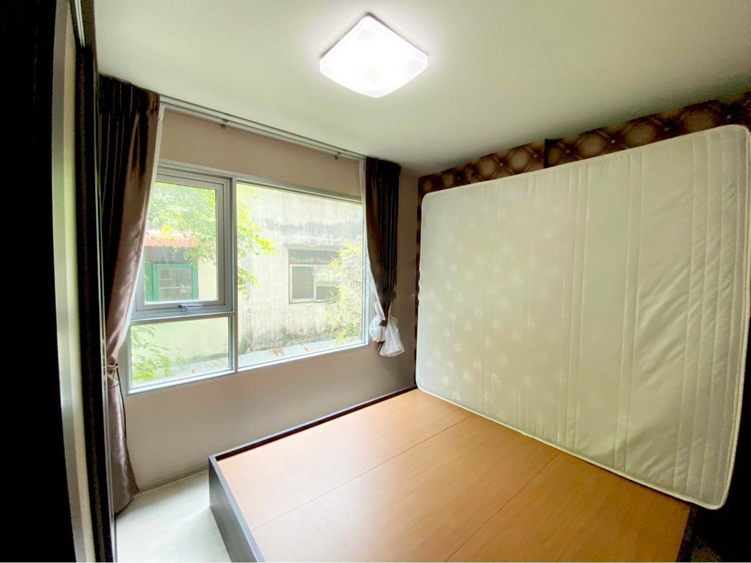 แอสปาย วุฒากาศ ห้องนอน.jpg