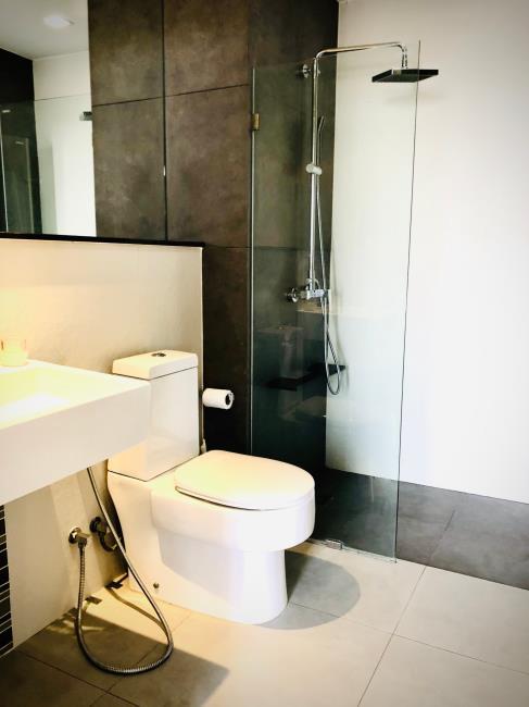 Urbano Absolute Sathon-Taksin ห้องน้ำ.jpg