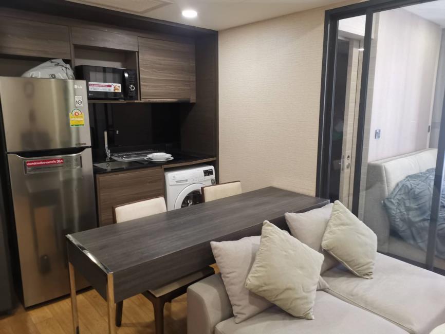 Klass Condo Langsuan ครัว.jpg