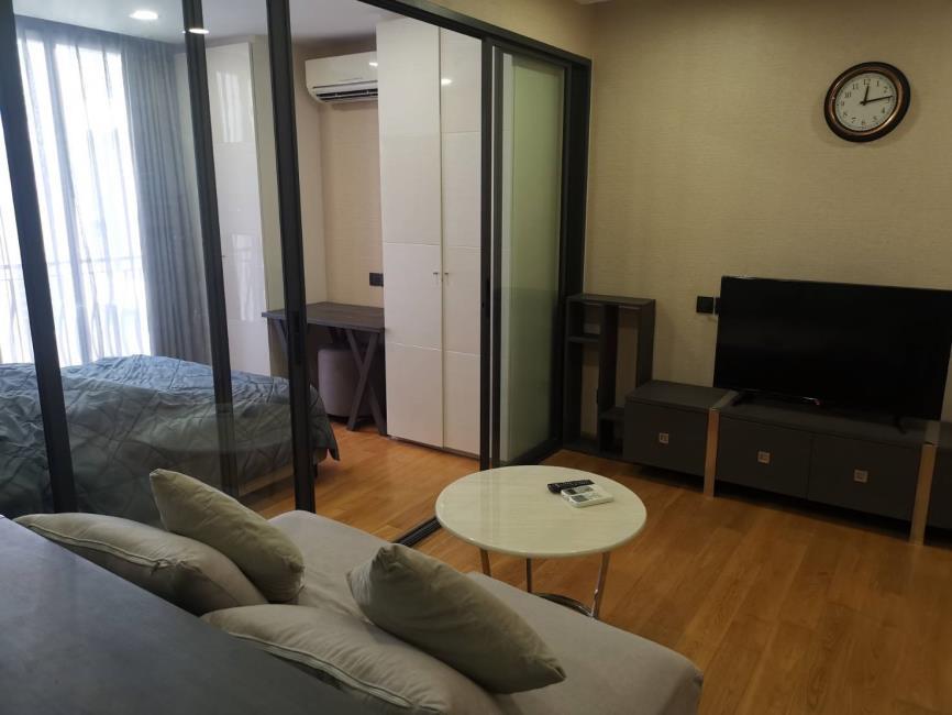 Klass Condo Langsuan ภายในห้อง.jpg