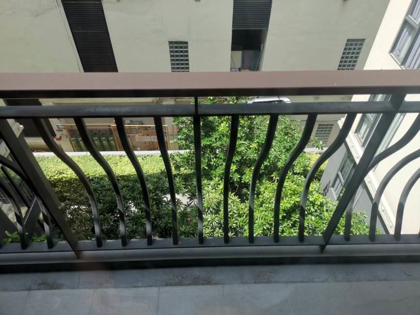 Klass Condo Langsuan ระเบียง.jpg
