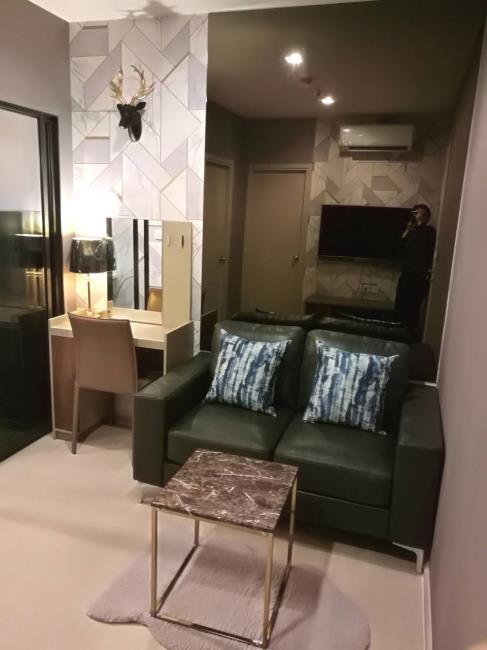 Life Sukhumvit 48 โซฟา.jpg