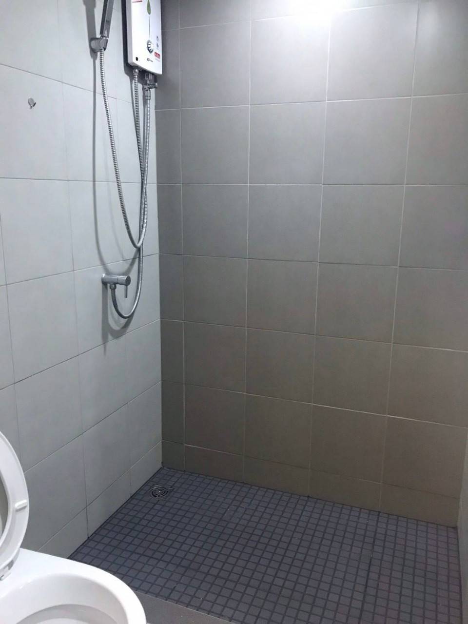 Elio Condo Sukhumvit 64 ห้องอาบน้ำ.jpg