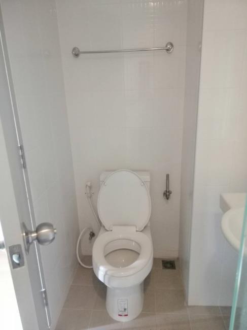 Ideo Sathorn - Thaphra ห้องน้ำ.jpg