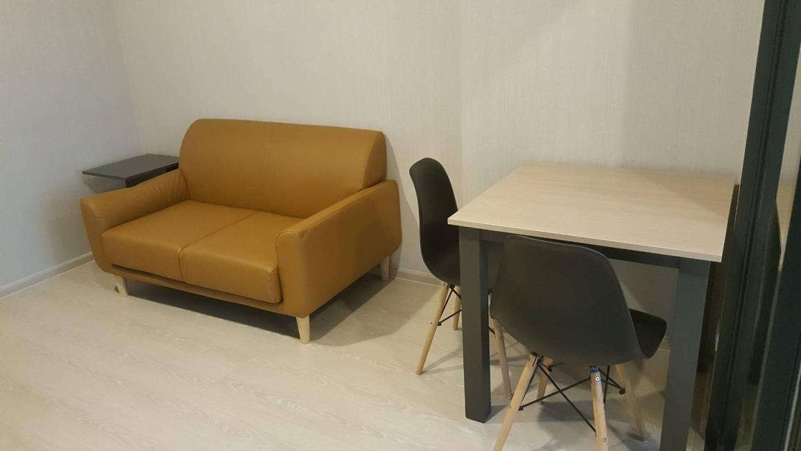 Ideo Sukhumvit 115 โซฟา.jpg