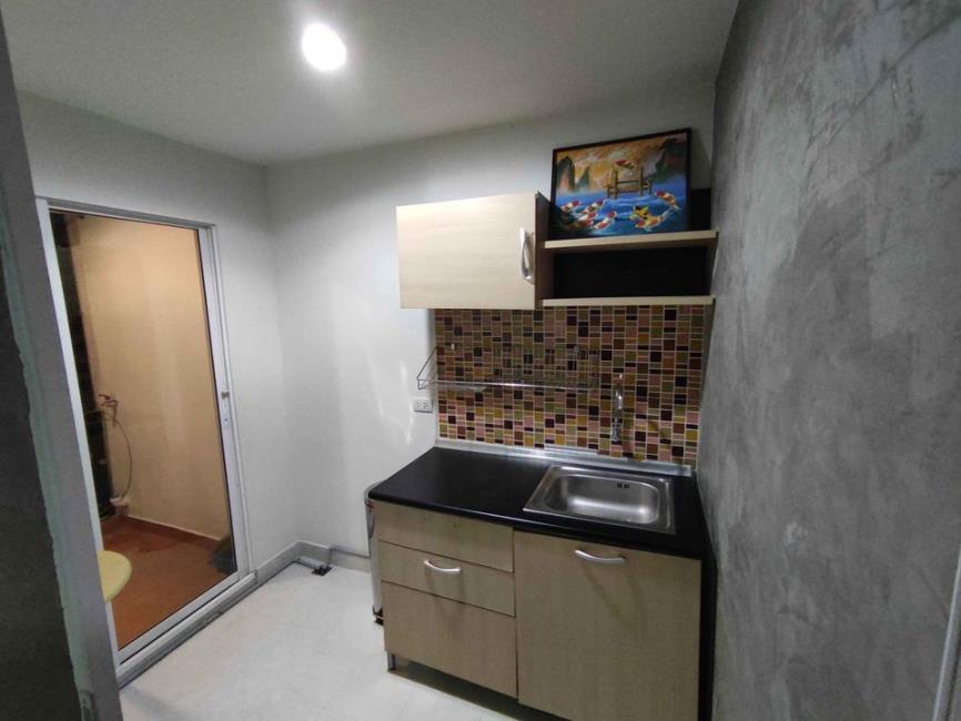 Regent Home 20 Prachachuen 16 ครัว.jpg