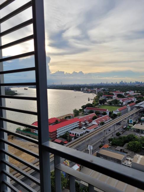 Knightsbridge Sky River Ocean วิวเเม่น้ำ.jpg