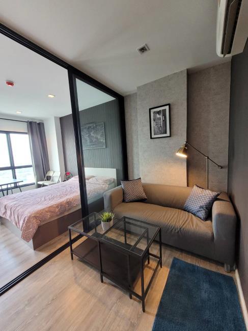 Knightsbridge Sky River Ocean เตีย บโซฟา.jpg