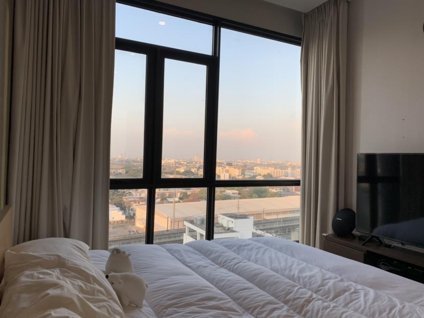The Capital Ekamai - Thonglor มุมห้องนอน.jpg